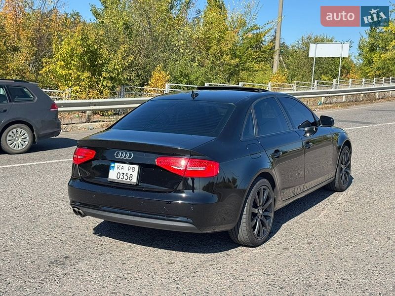 Седан Audi A4 2012 в Умані