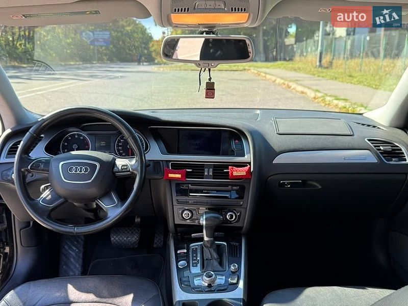 Седан Audi A4 2012 в Умані