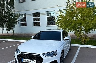 Седан Audi A4 2023 в Коростене