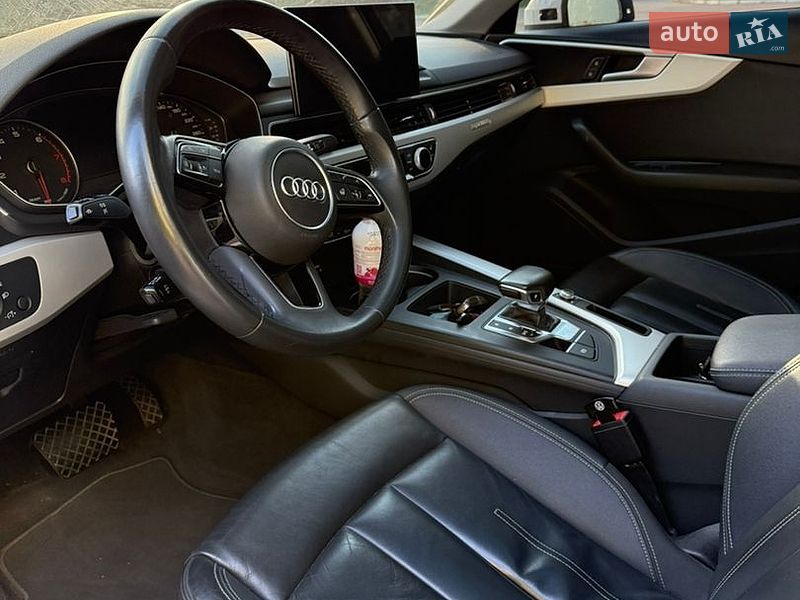 Седан Audi A4 2023 в Коростені