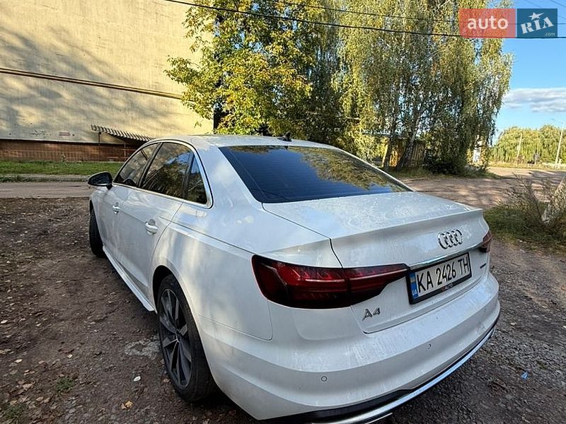 Седан Audi A4 2023 в Коростені