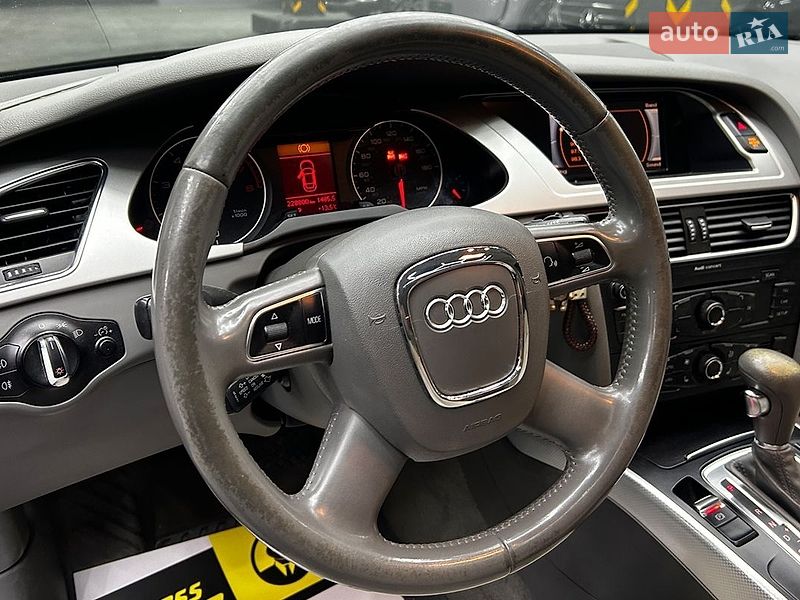 Седан Audi A4 2011 в Чернівцях