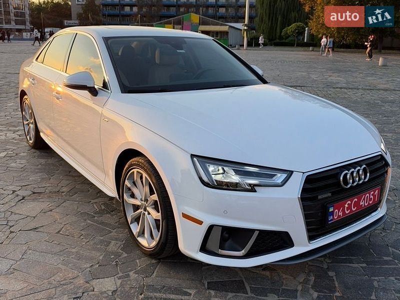 Седан Audi A4 2019 в Кременчуге