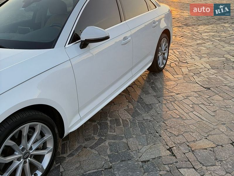 Седан Audi A4 2019 в Кременчуге