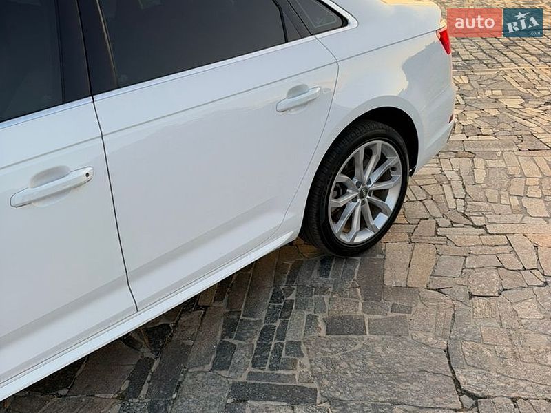 Седан Audi A4 2019 в Кременчуге