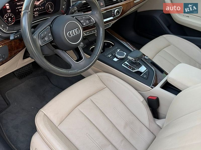 Седан Audi A4 2019 в Кременчуге