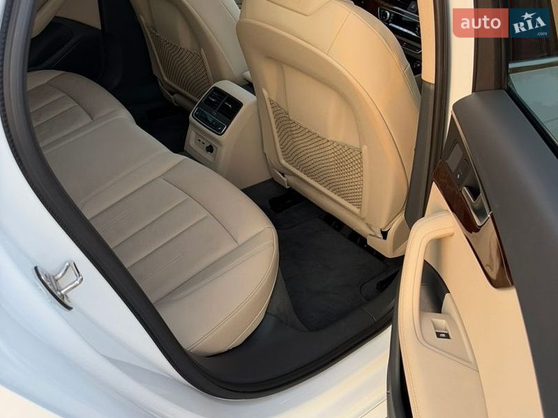 Седан Audi A4 2019 в Кременчуге