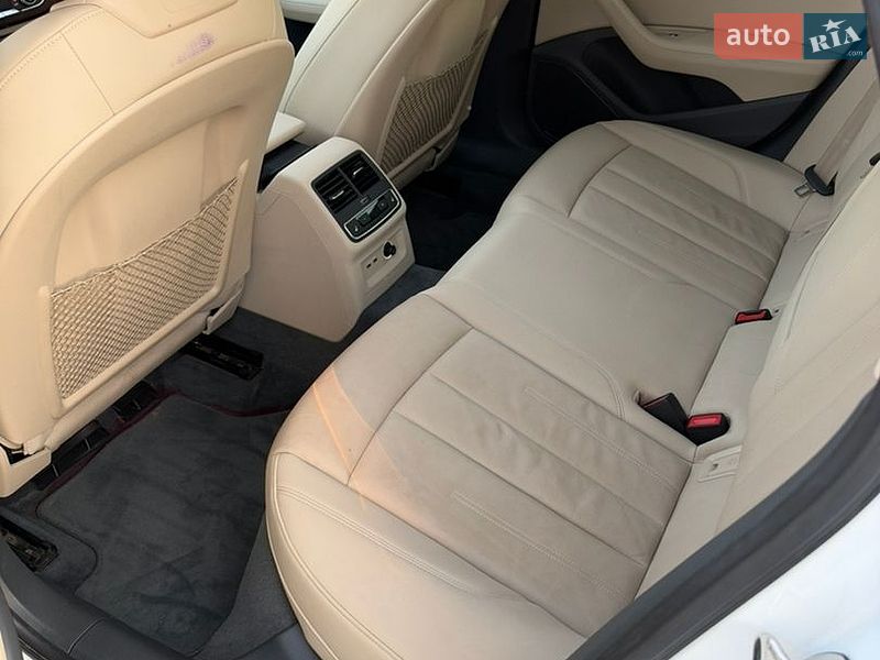 Седан Audi A4 2019 в Кременчуге