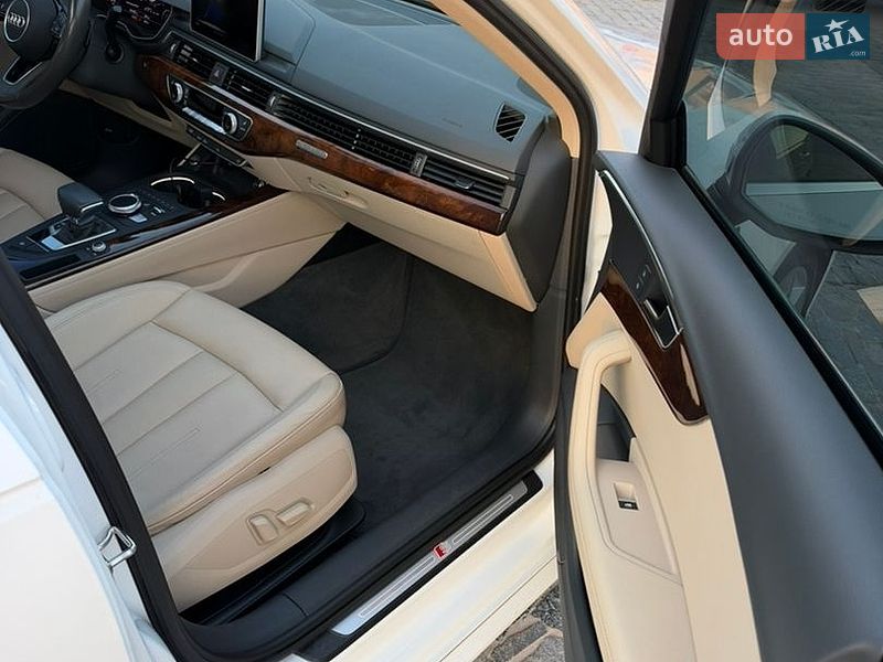 Седан Audi A4 2019 в Кременчуге