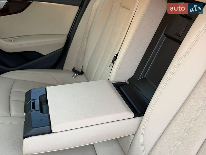 Седан Audi A4 2019 в Кременчуге