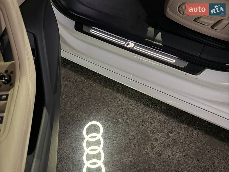 Седан Audi A4 2019 в Кременчуге