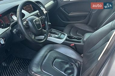 Седан Audi A4 2010 в Обухове