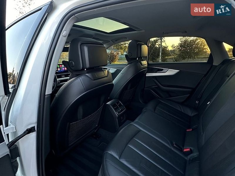 Седан Audi A4 2017 в Городке