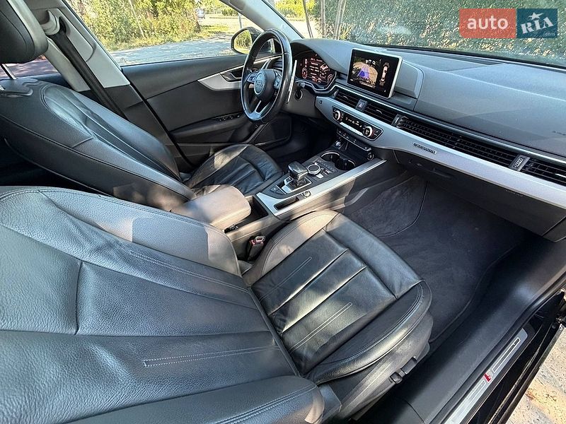 Седан Audi A4 2015 в Стрию