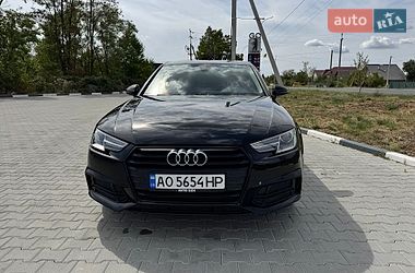 Седан Audi A4 2018 в Ужгороді