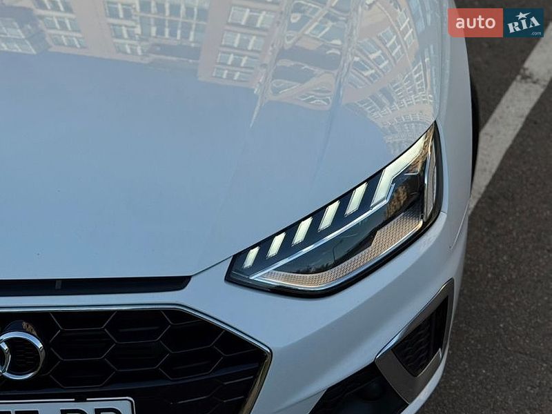 Седан Audi A4 2020 в Киеве