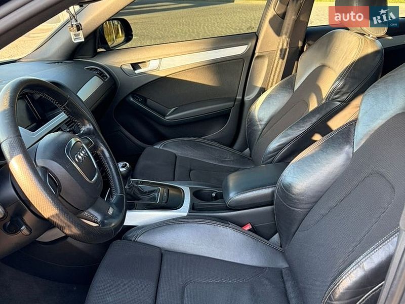 Седан Audi A4 2010 в Львові