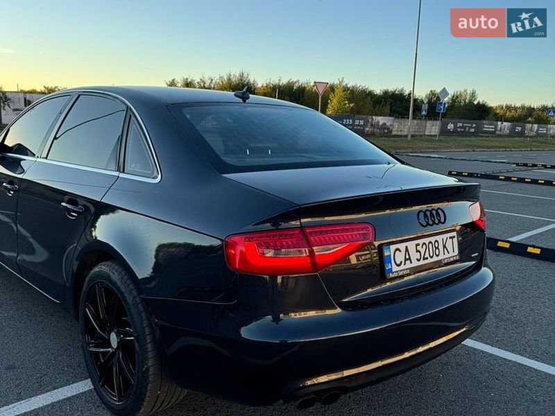 Седан Audi A4 2012 в Киеве
