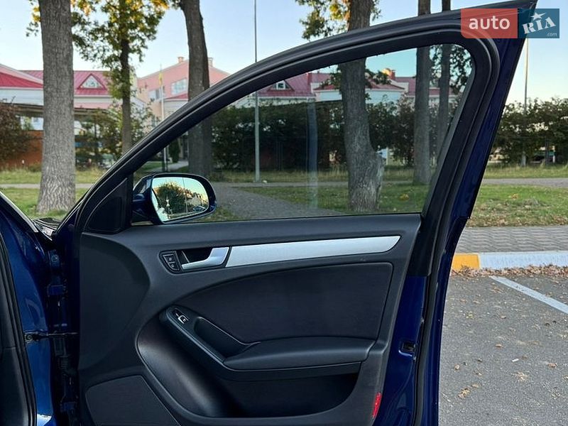 Седан Audi A4 2014 в Києві