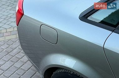 Седан Audi A4 2004 в Вишнівці
