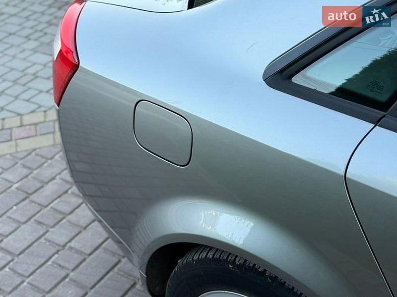 Седан Audi A4 2004 в Вишнівці