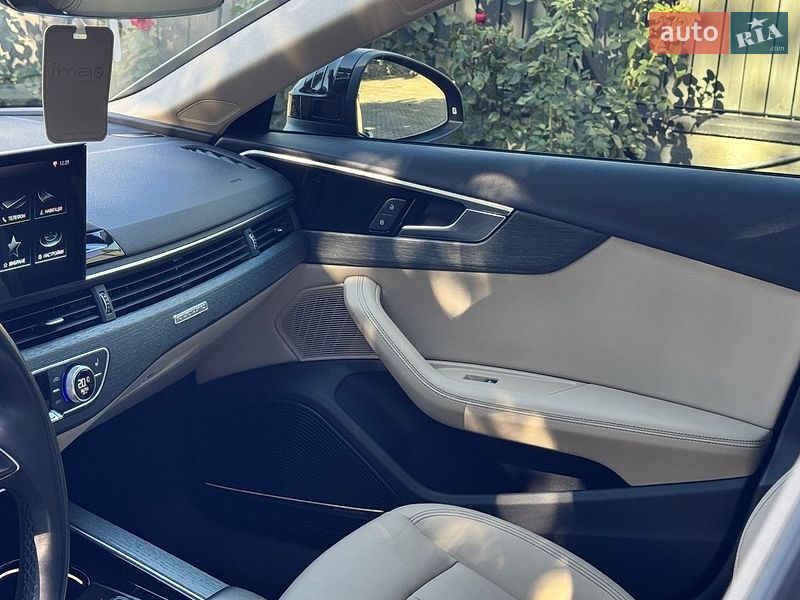 Седан Audi A4 2022 в Вінниці