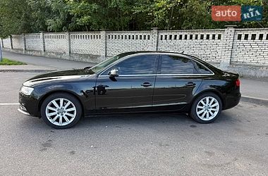 Седан Audi A4 2014 в Виннице