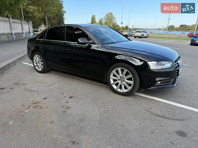 Седан Audi A4 2014 в Виннице