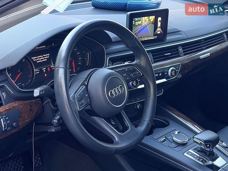 Седан Audi A4 2019 в Львові