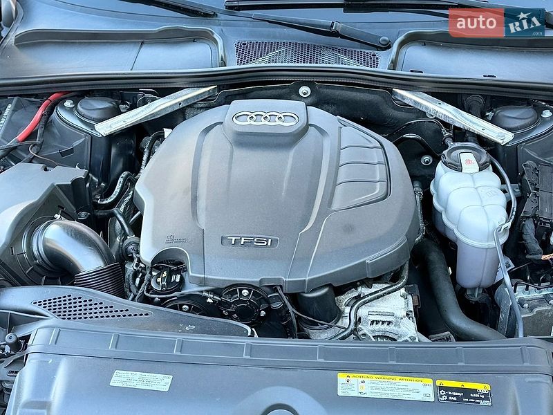 Седан Audi A4 2019 в Львові