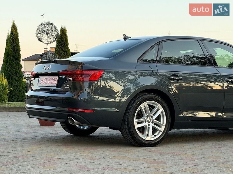 Седан Audi A4 2017 в Стрию