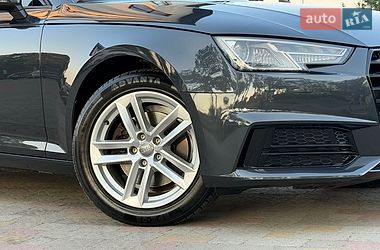 Седан Audi A4 2017 в Стрию