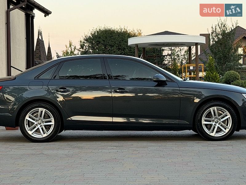 Седан Audi A4 2017 в Стрию