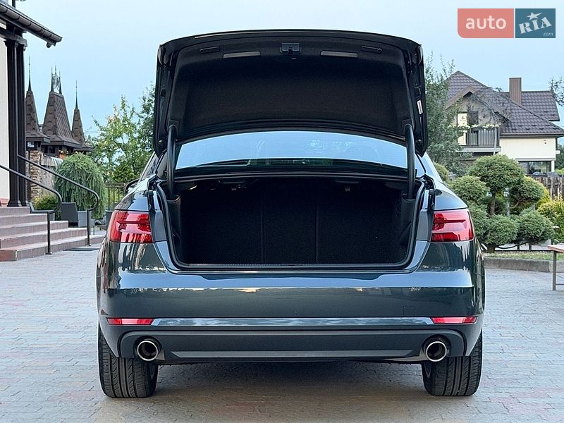 Седан Audi A4 2017 в Стрию