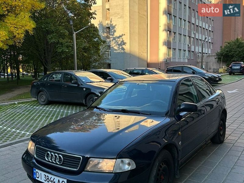 Седан Audi A4 1997 в Ровно