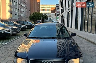 Седан Audi A4 1997 в Ровно