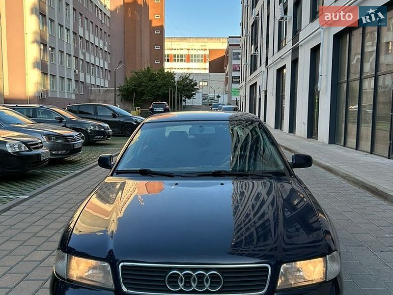 Седан Audi A4 1997 в Ровно