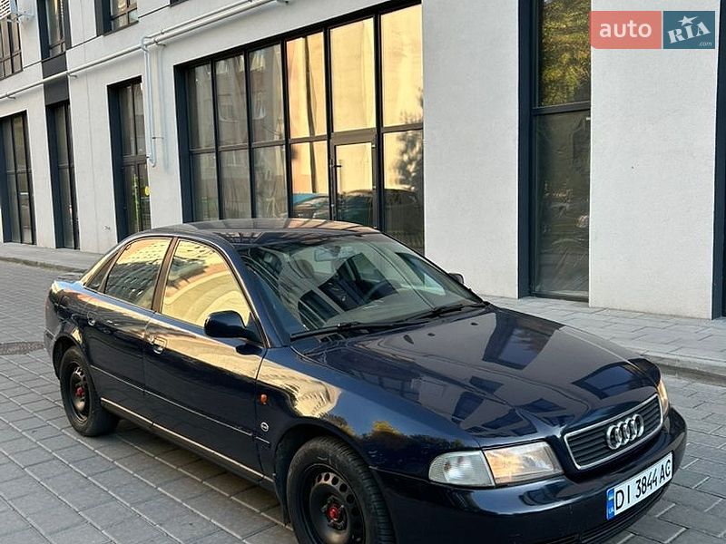Седан Audi A4 1997 в Ровно