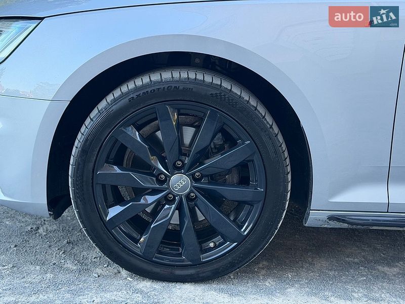 Седан Audi A4 2017 в Хмельницком