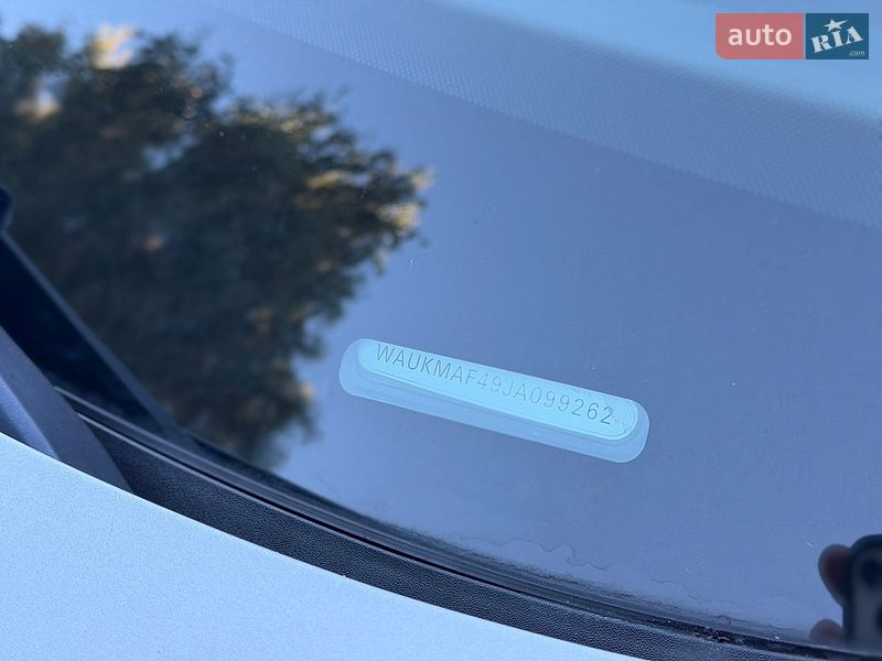 Седан Audi A4 2017 в Хмельницком