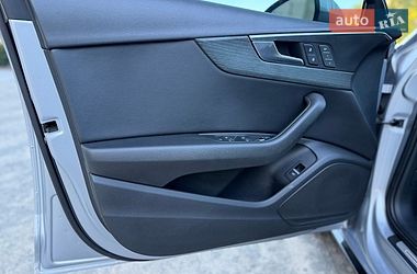 Седан Audi A4 2017 в Хмельницком