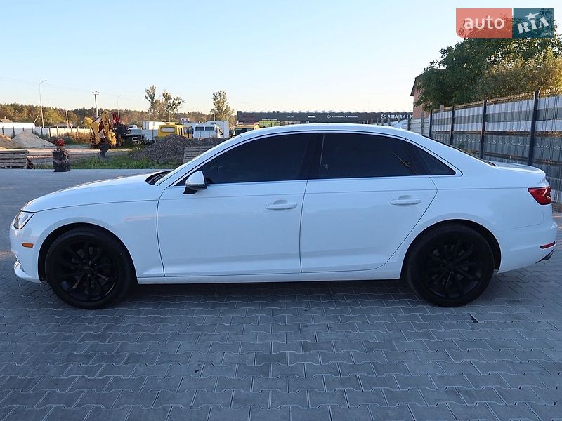 Седан Audi A4 2017 в Львові