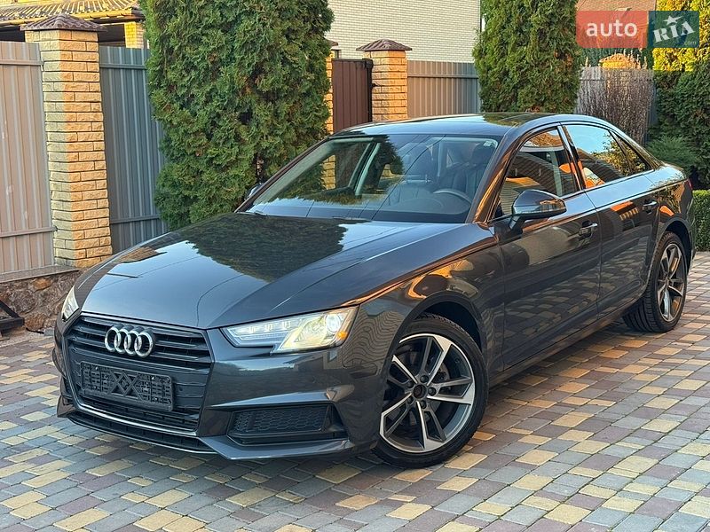 Седан Audi A4 2019 в Виннице