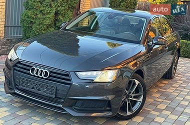Седан Audi A4 2019 в Виннице