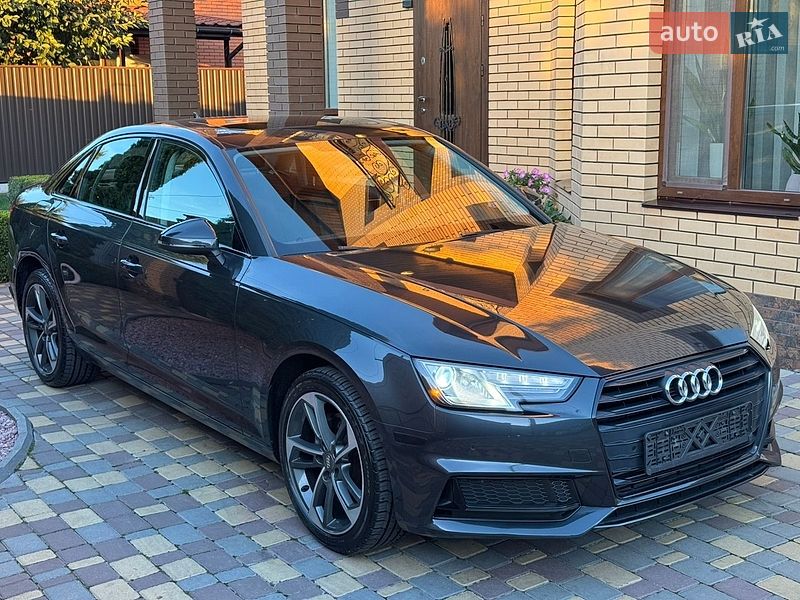 Седан Audi A4 2019 в Виннице