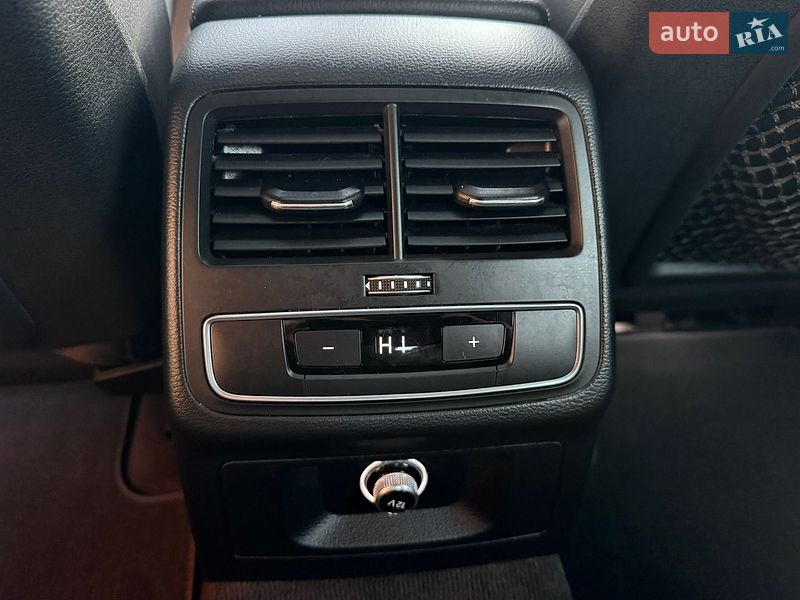 Седан Audi A4 2019 в Виннице