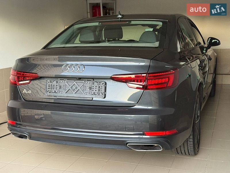 Седан Audi A4 2019 в Виннице