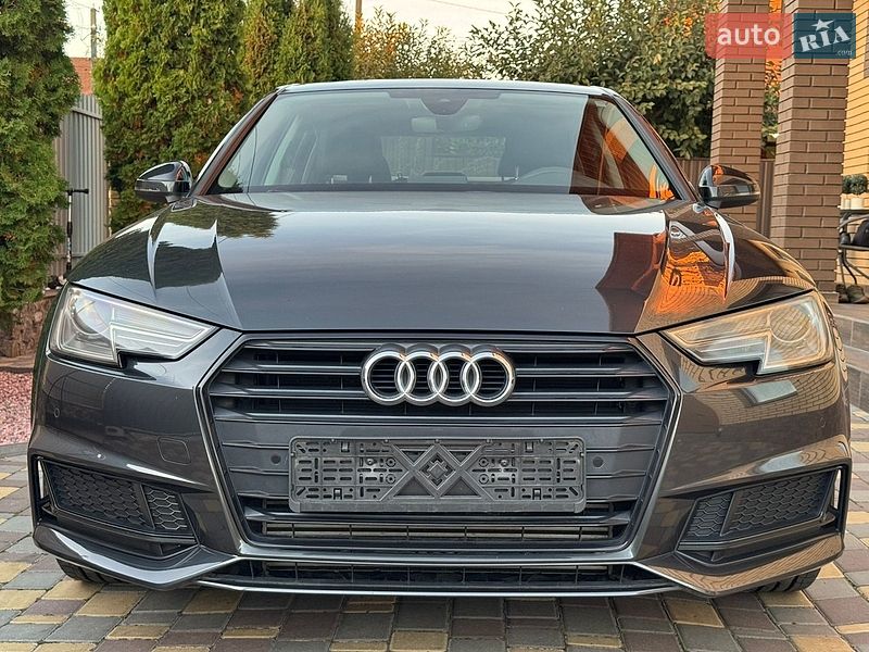 Седан Audi A4 2019 в Виннице