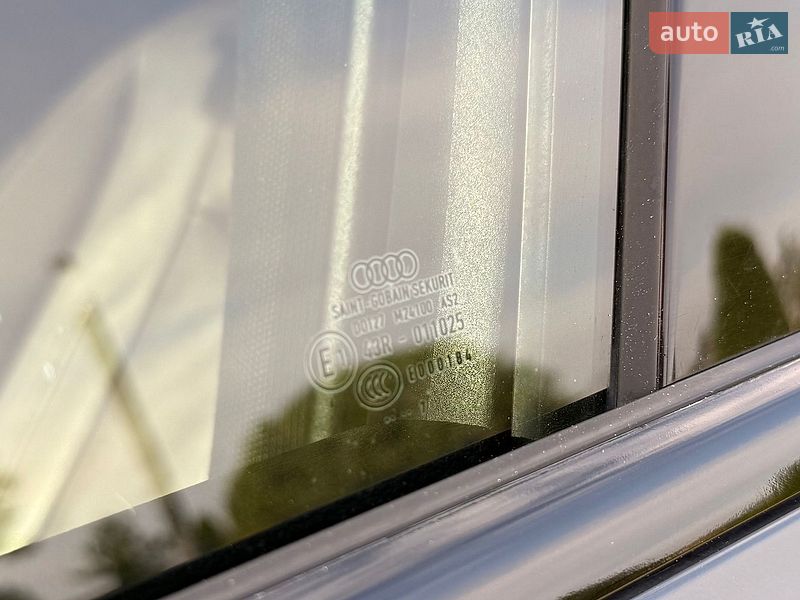 Седан Audi A4 2017 в Дніпрі