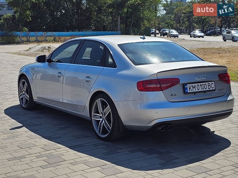 Седан Audi A4 2012 в Днепре